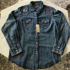 NWT Wrangler western demon shirt with embroidery, SZ Large